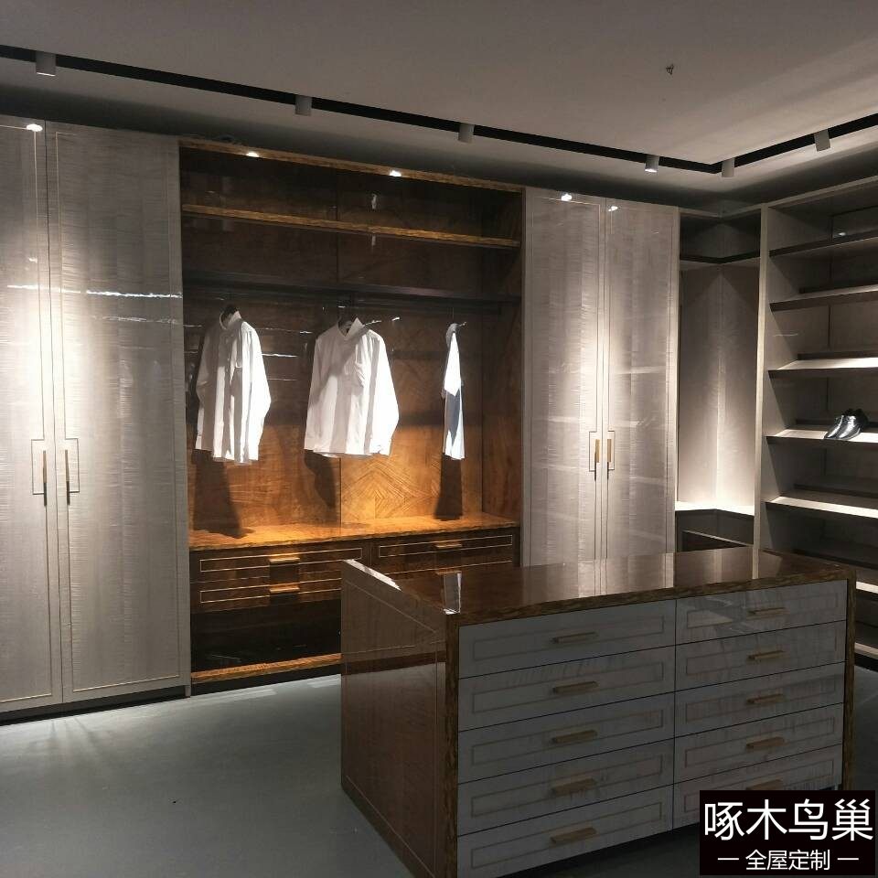 玻璃亚克力衣帽间