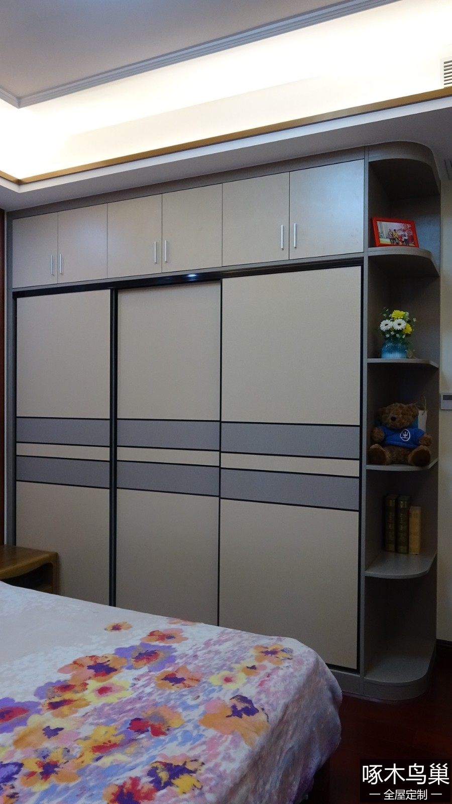 现代风格衣柜sswuty