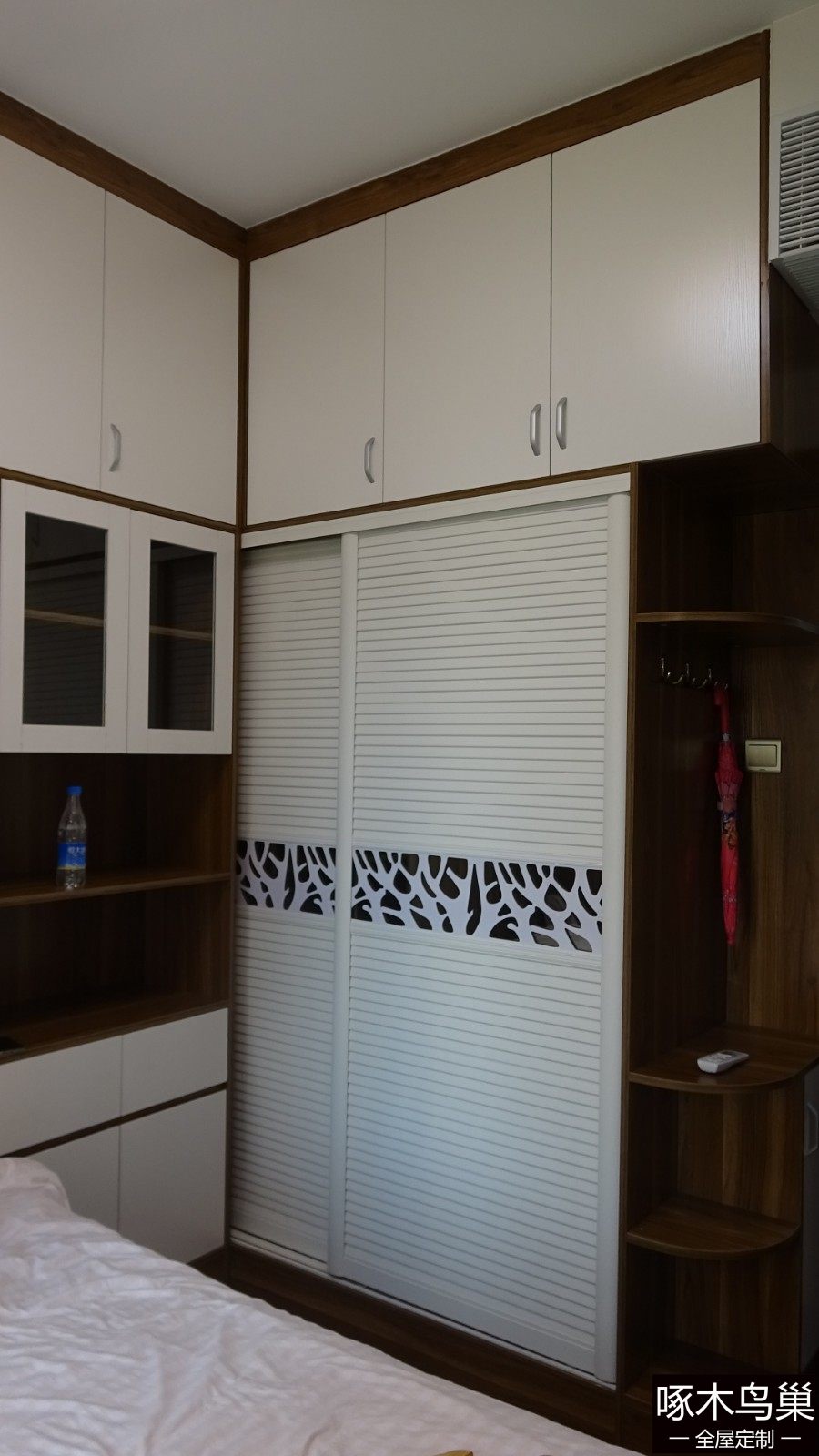 后现代风格衣柜