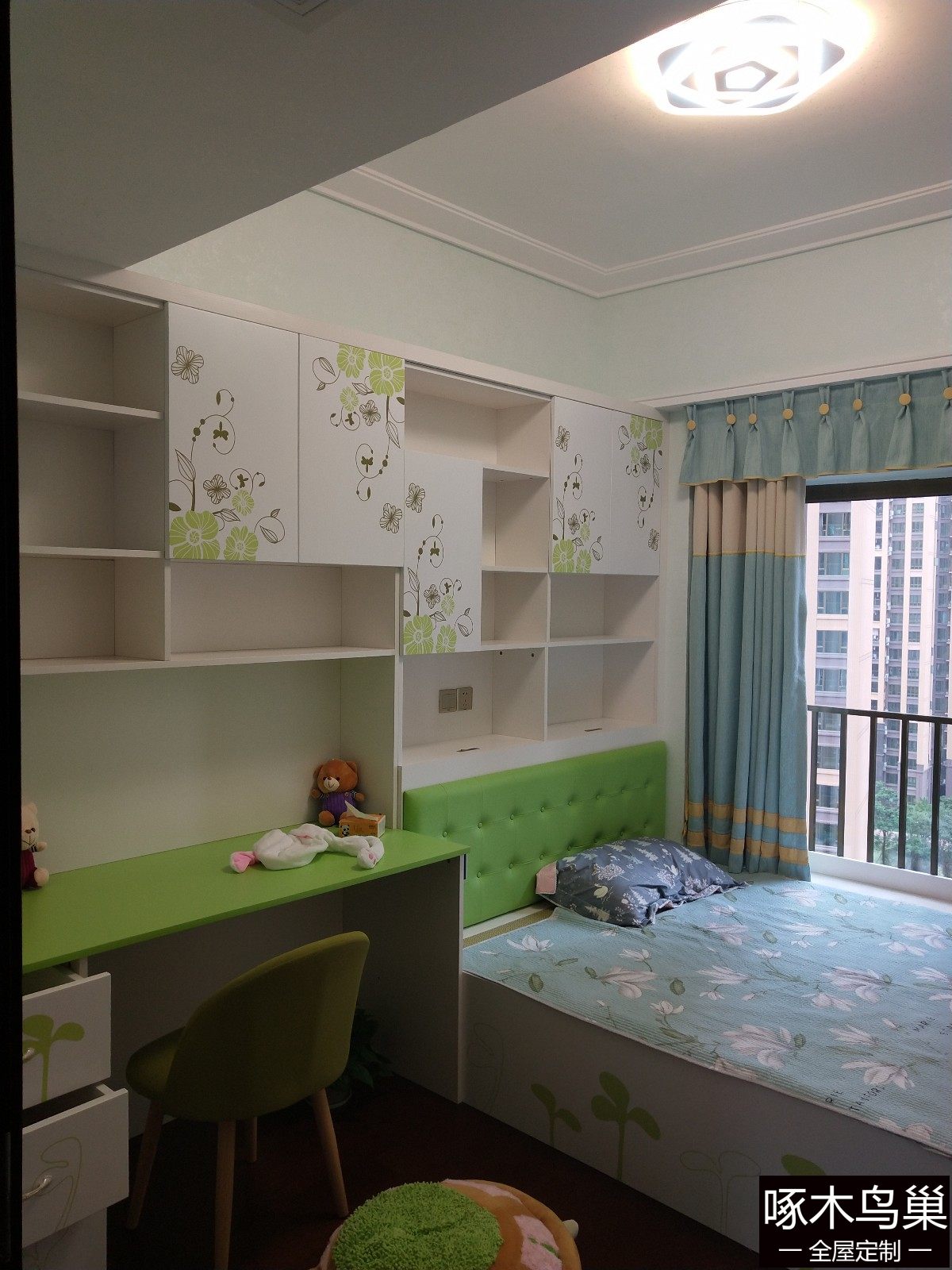 现代春天清新风儿童房jkhc