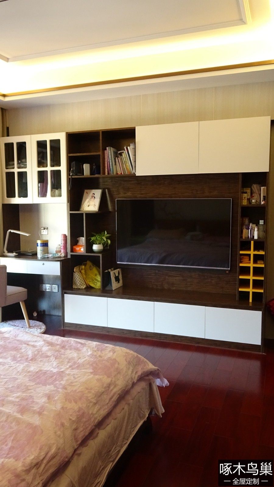 新现代风格电视