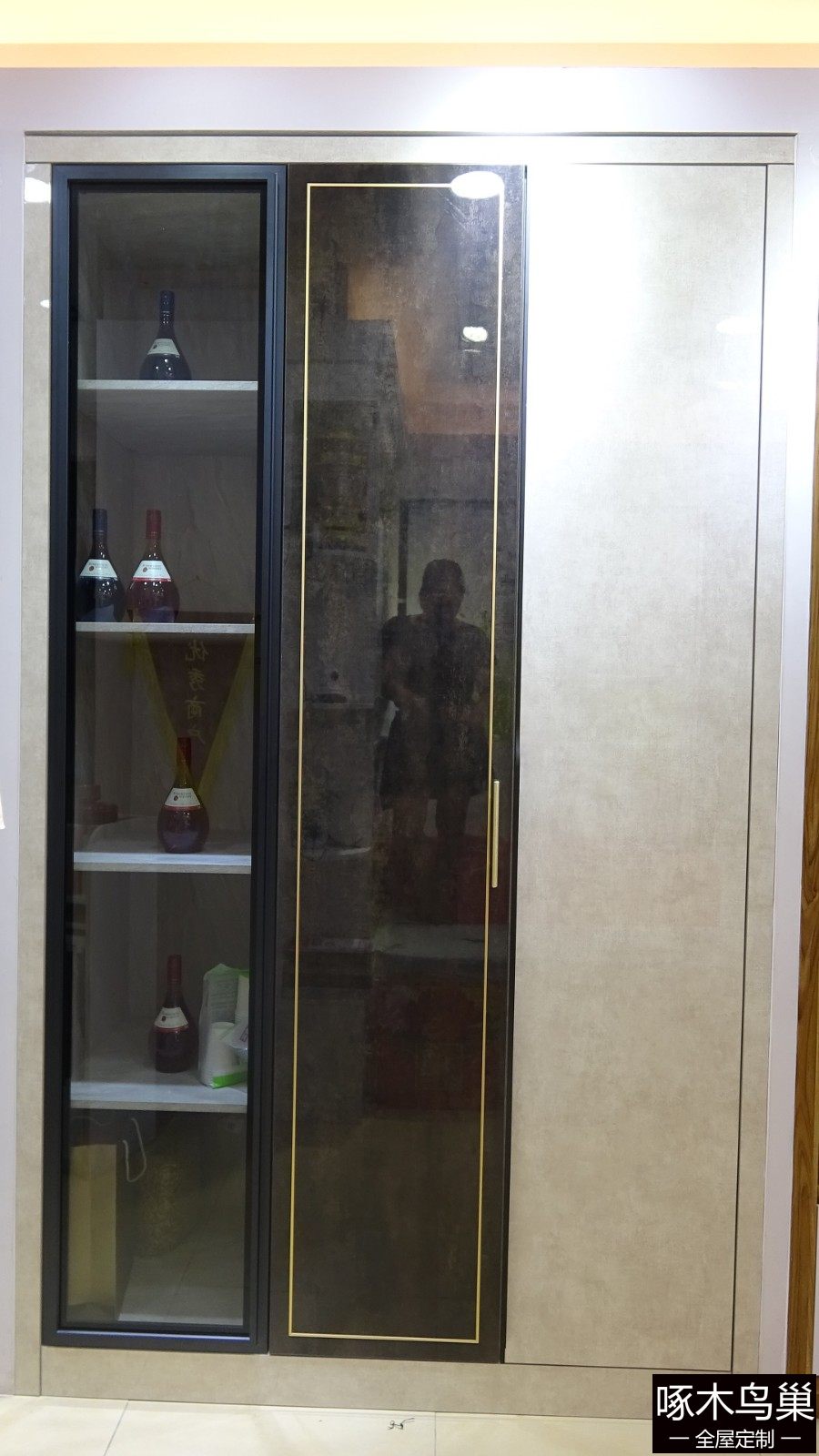 新款现代风格高光亚克力衣柜平开门酒柜门