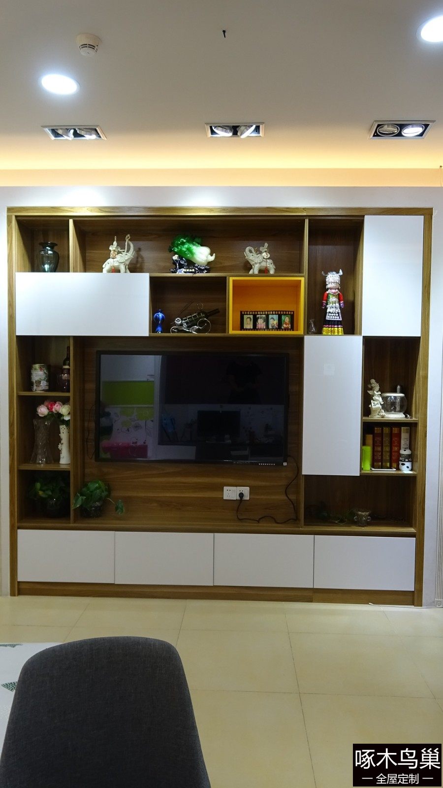 新中式电视柜高光亚克力门板加彩色套格