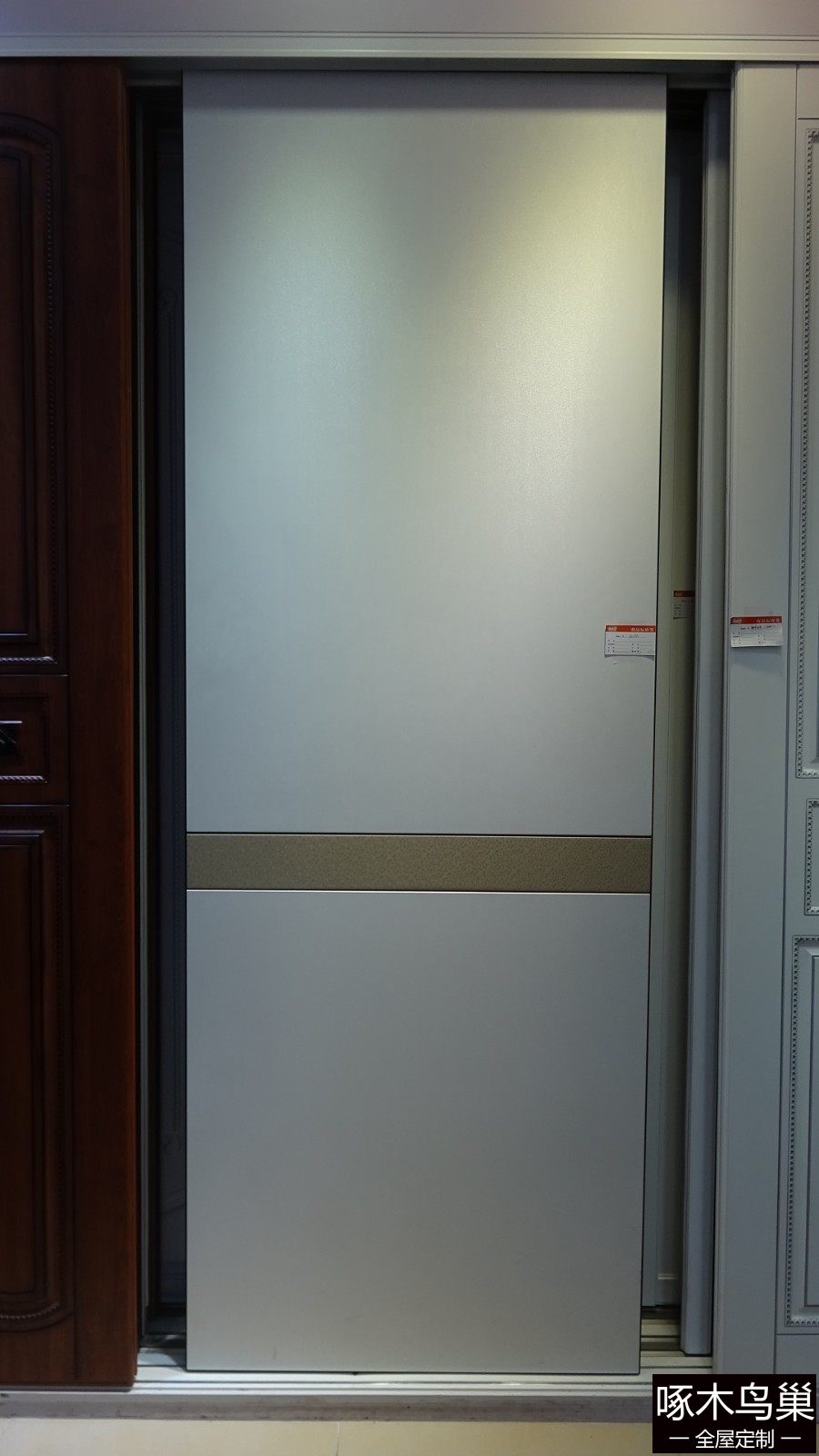 现代风格衣柜门出口膜全隐框新款高配滑轮加厚铝合金